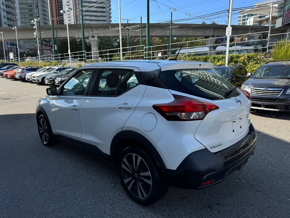 2019 Nissan Kicks - Image 5 of 11