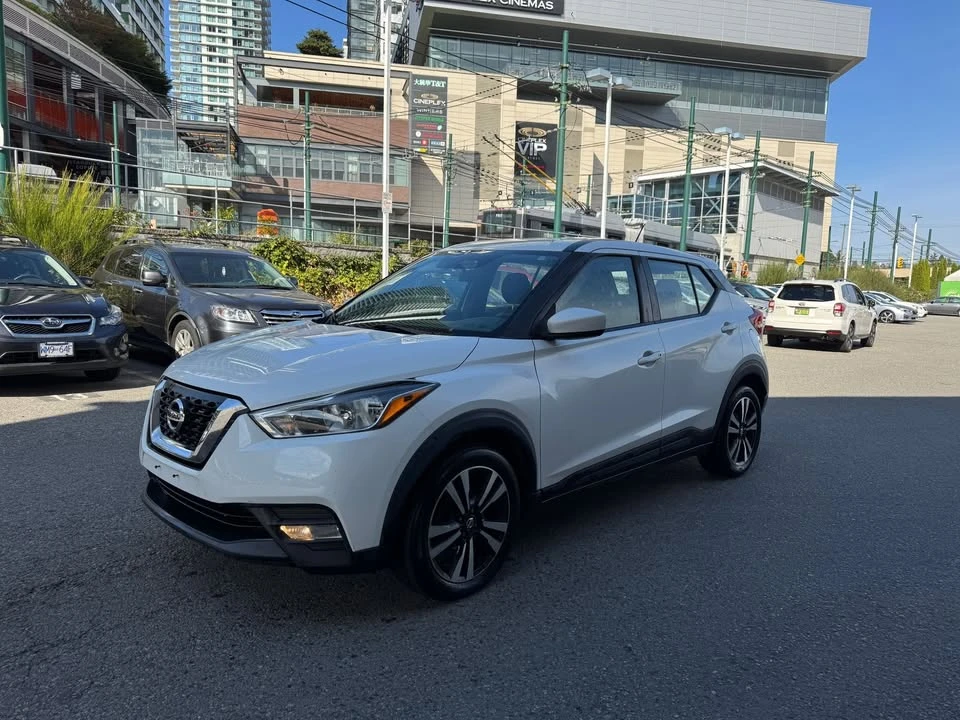 2019 Nissan Kicks - Image 2 of 11