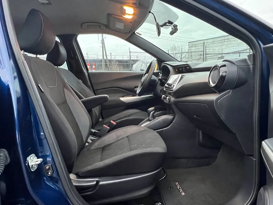 2019 Nissan Kicks - Image 12 of 20