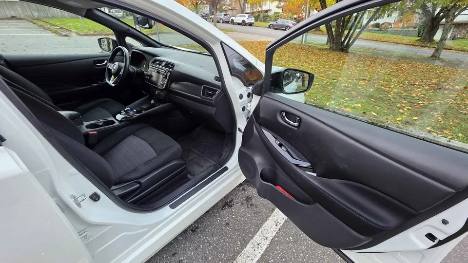 2019 Nissan Leaf - Image 14 of 16
