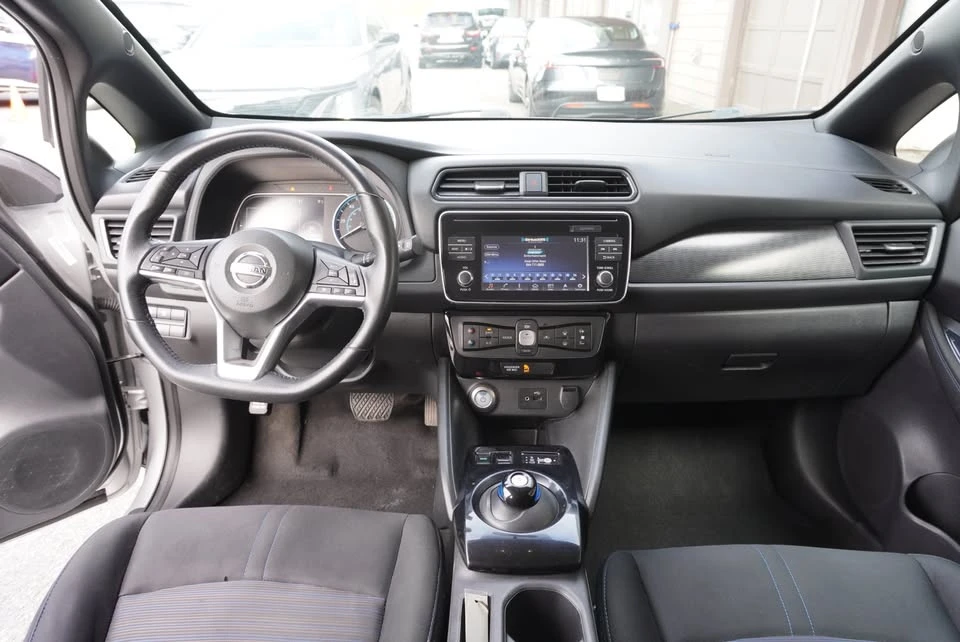 2019 Nissan Leaf - Image 9 of 14