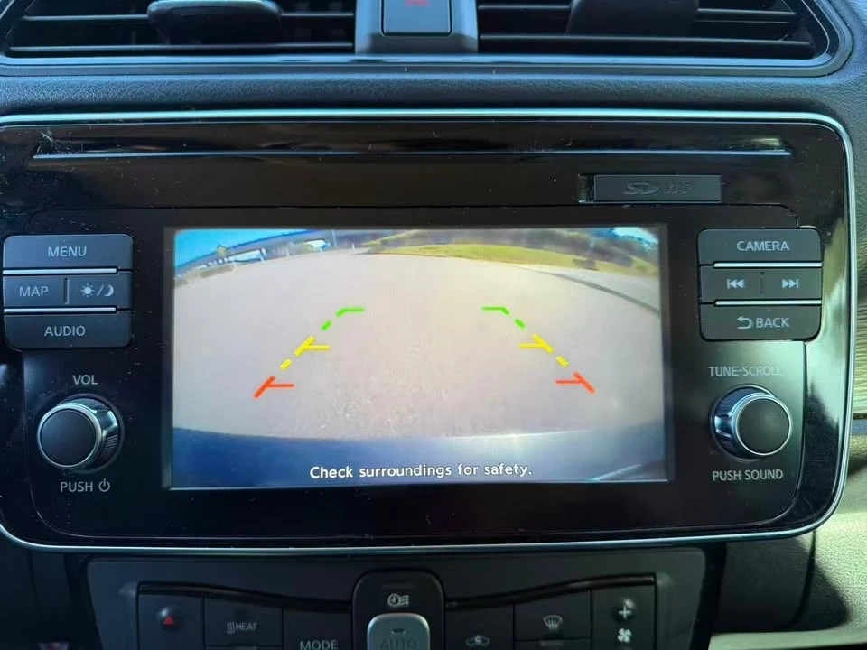 2019 Nissan Leaf - Image 9 of 18
