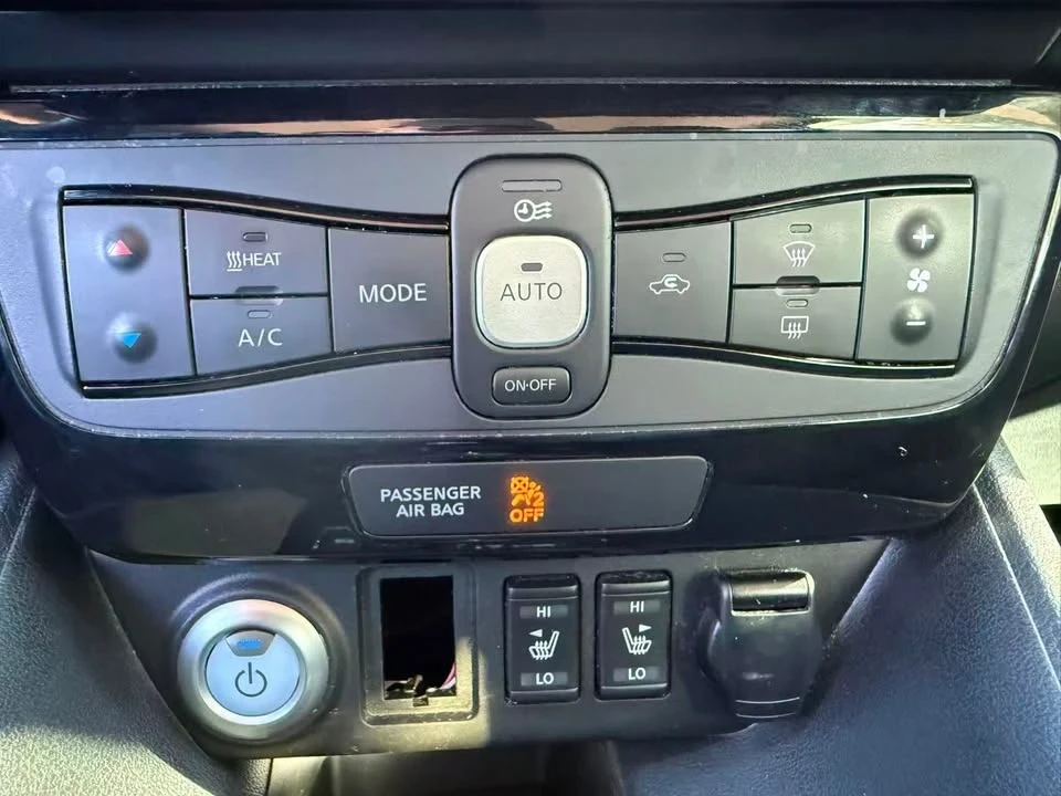 2019 Nissan Leaf - Image 10 of 18