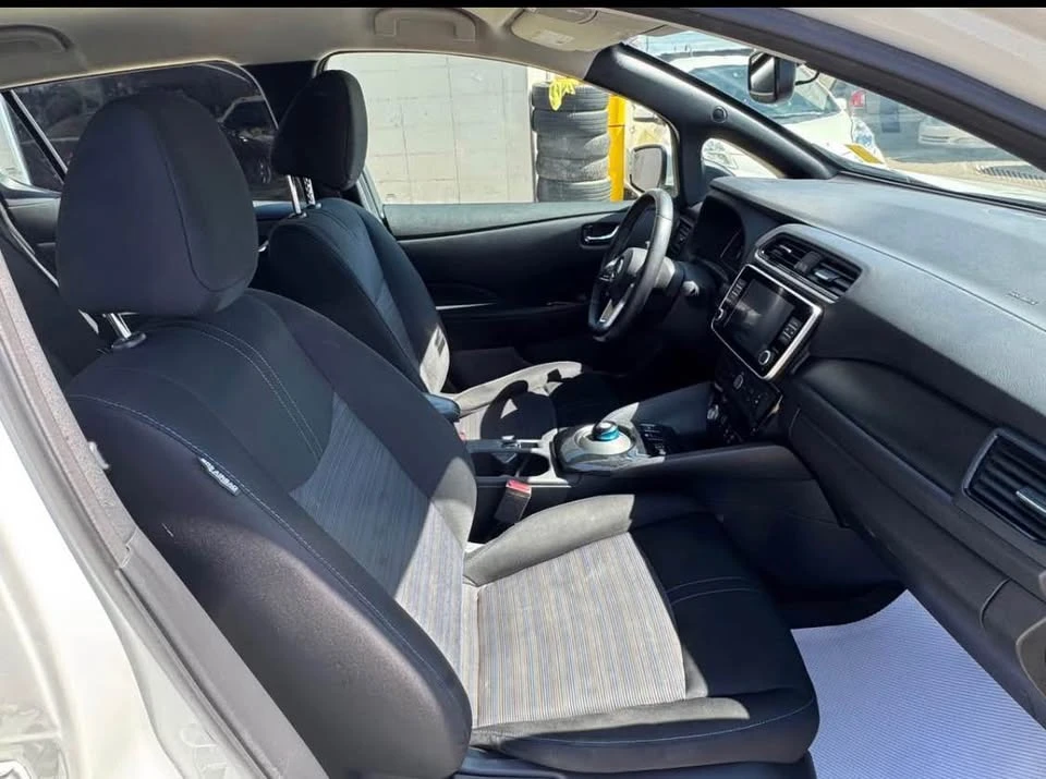 2019 Nissan Leaf - Image 15 of 20