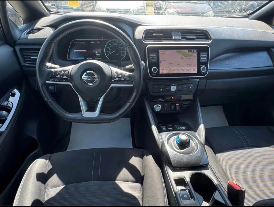 2019 Nissan Leaf - Image 16 of 20