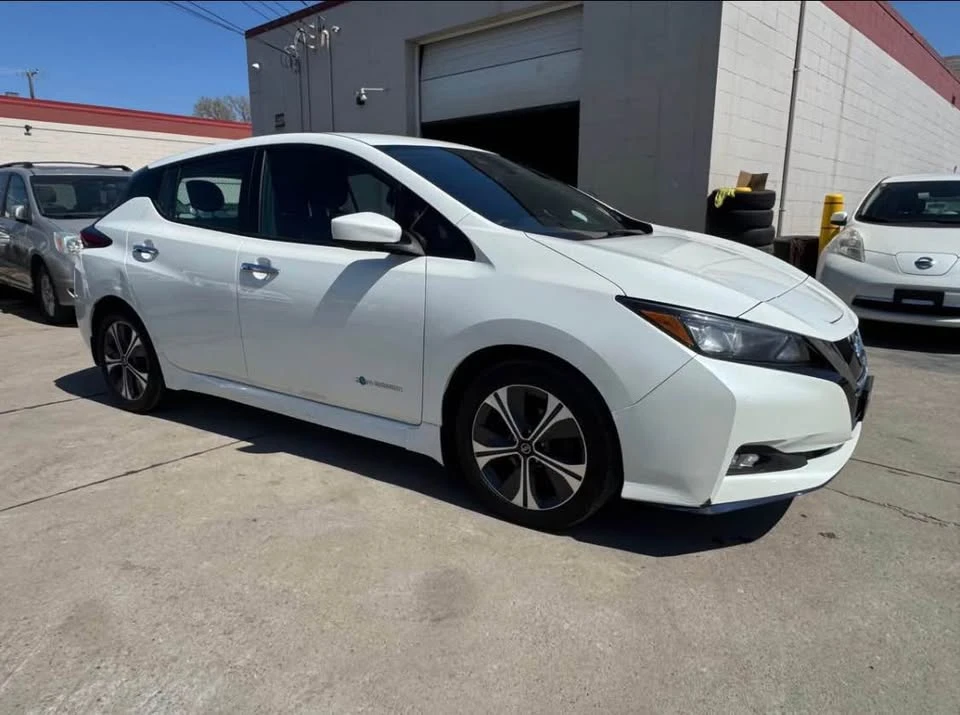 2019 Nissan Leaf - Image 11 of 20