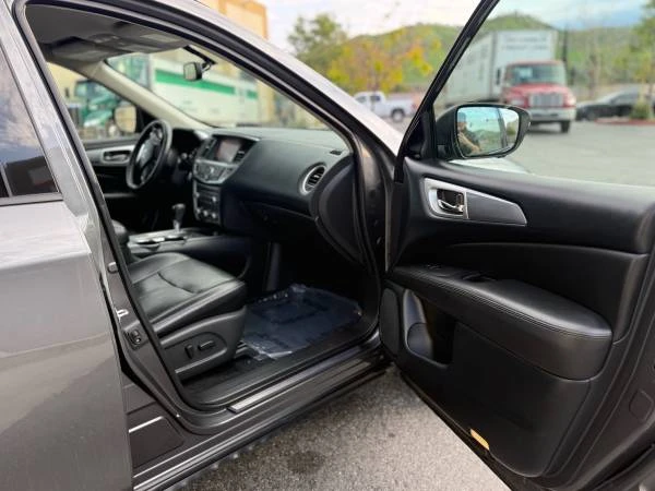 2019 Nissan Pathfinder 4th Gen - Image 9 of 21
