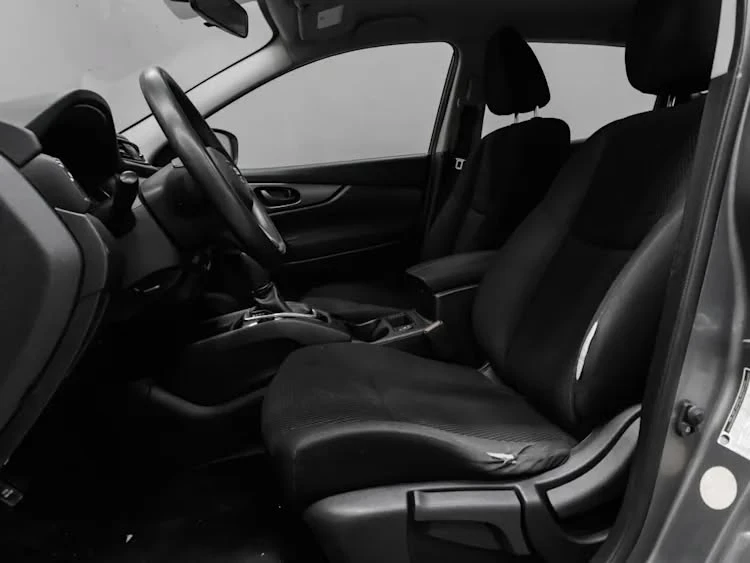 2019 Nissan Rogue - Image 5 of 8