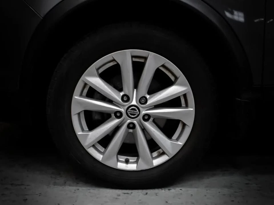 2019 Nissan Rogue - Image 2 of 8