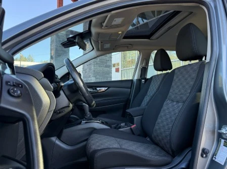 2019 Nissan Rogue - Image 5 of 8