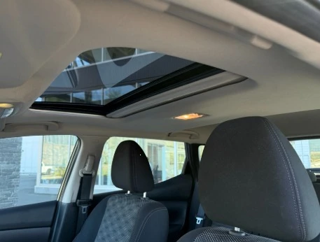 2019 Nissan Rogue - Image 6 of 8