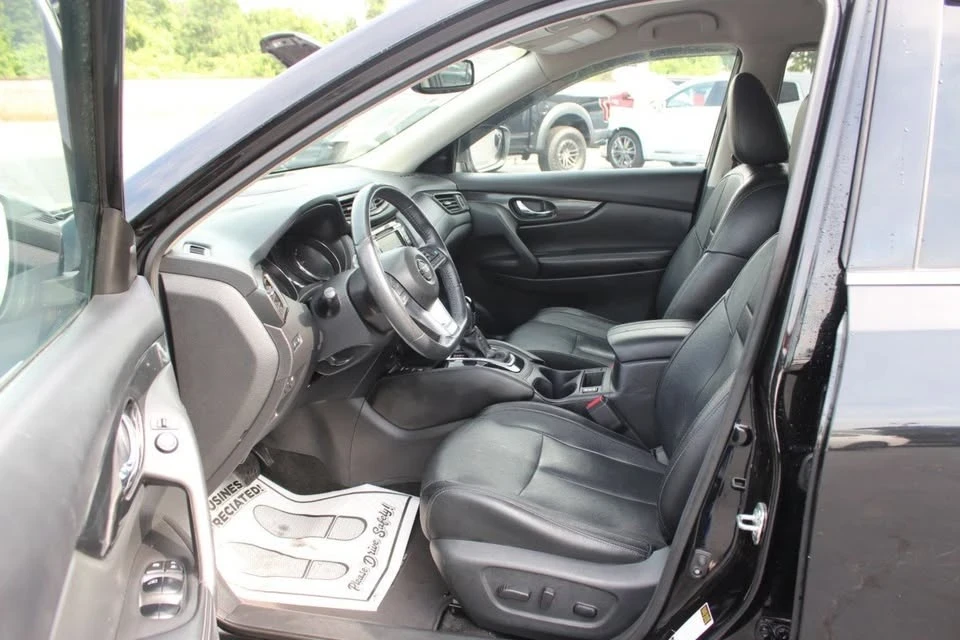 2019 Nissan Rogue - Image 15 of 19