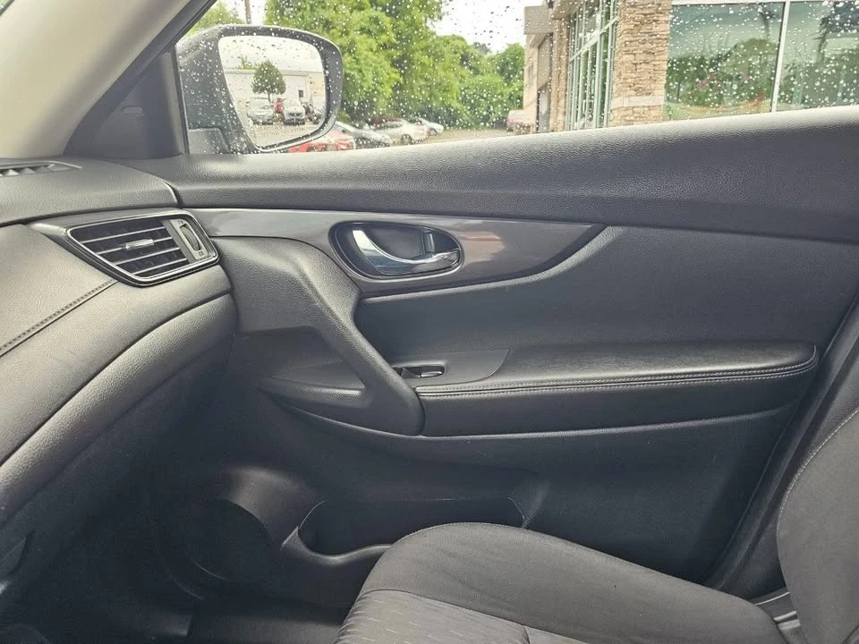 2019 Nissan Rogue - Image 17 of 20