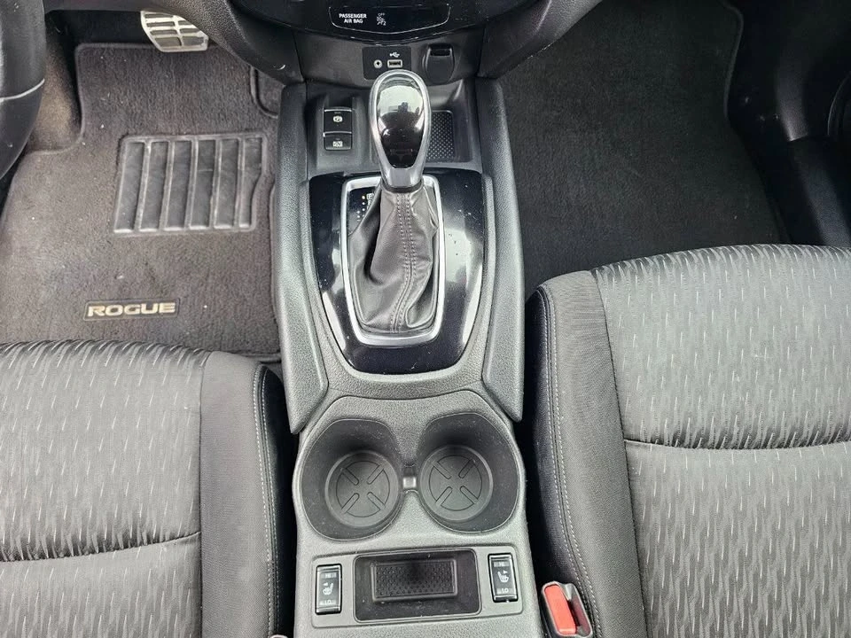 2019 Nissan Rogue - Image 14 of 20