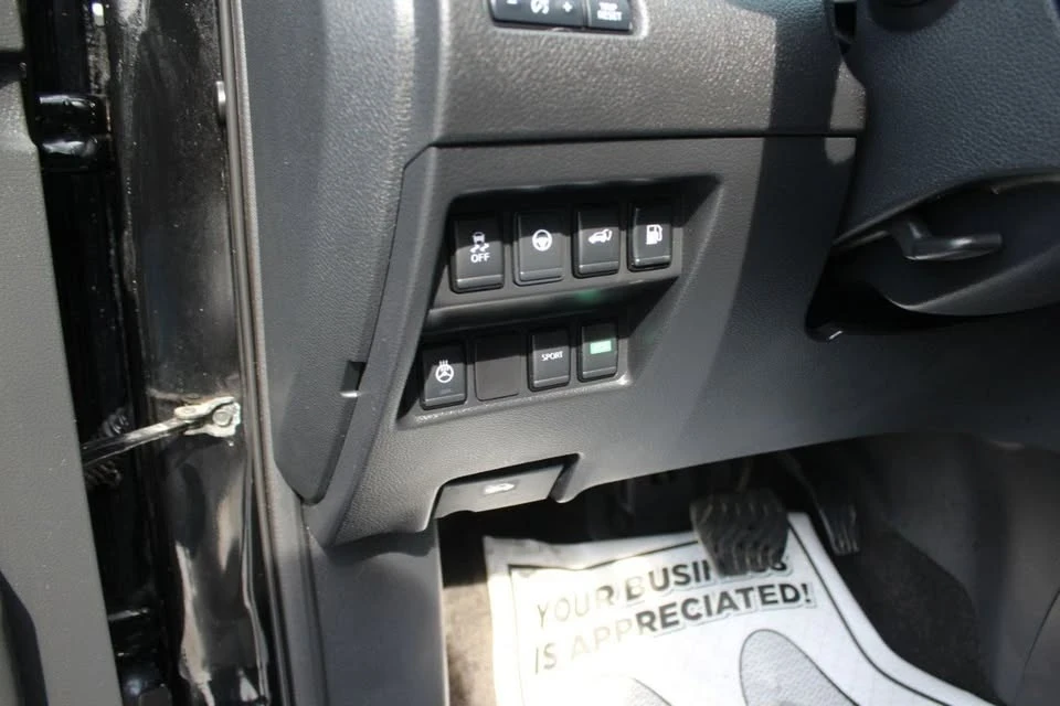 2019 Nissan Rogue - Image 18 of 19