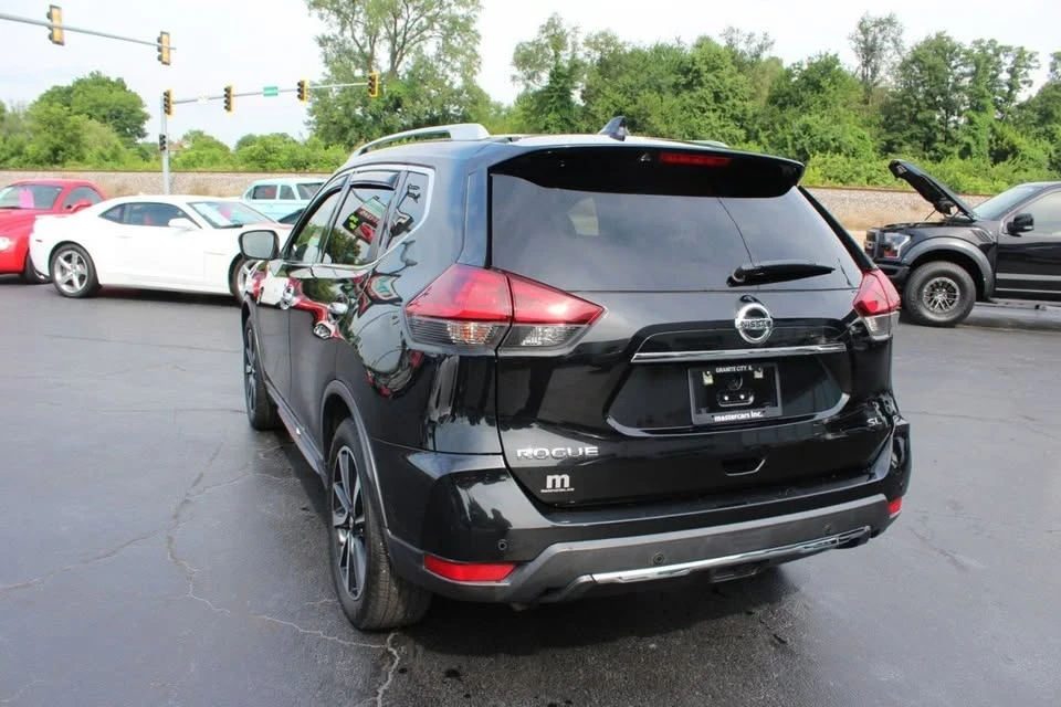 2019 Nissan Rogue - Image 4 of 19
