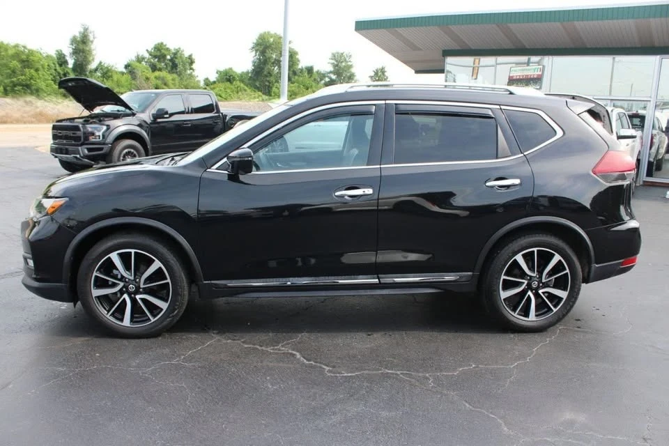 2019 Nissan Rogue - Image 2 of 19
