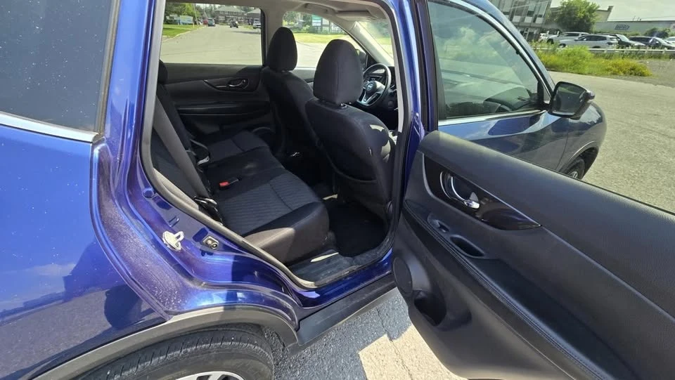 2019 Nissan Rogue - Image 13 of 15