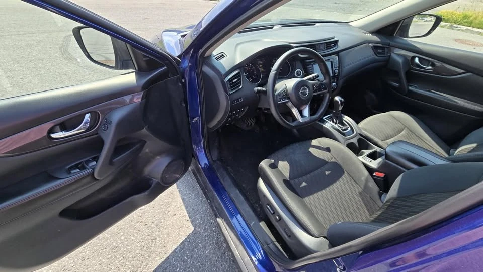 2019 Nissan Rogue - Image 10 of 15