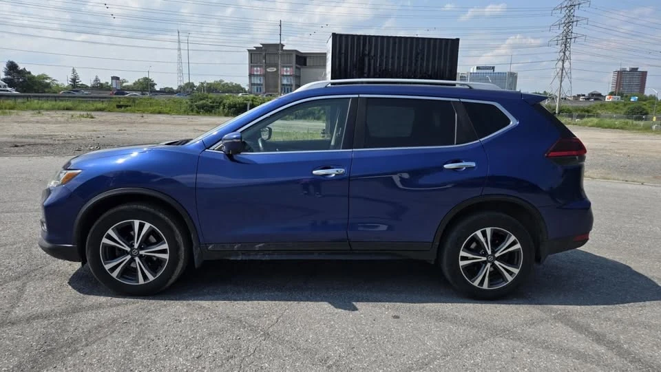 2019 Nissan Rogue - Image 2 of 15