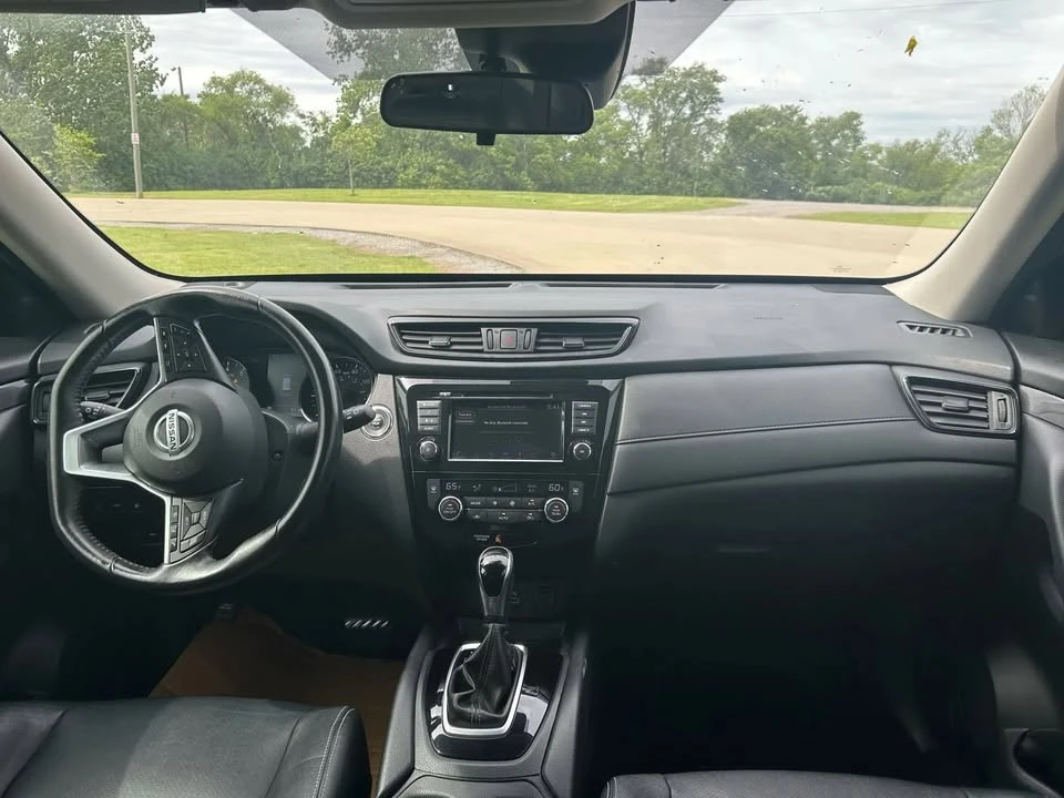 2019 Nissan Rogue - Image 4 of 8