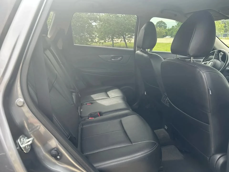 2019 Nissan Rogue - Image 6 of 8