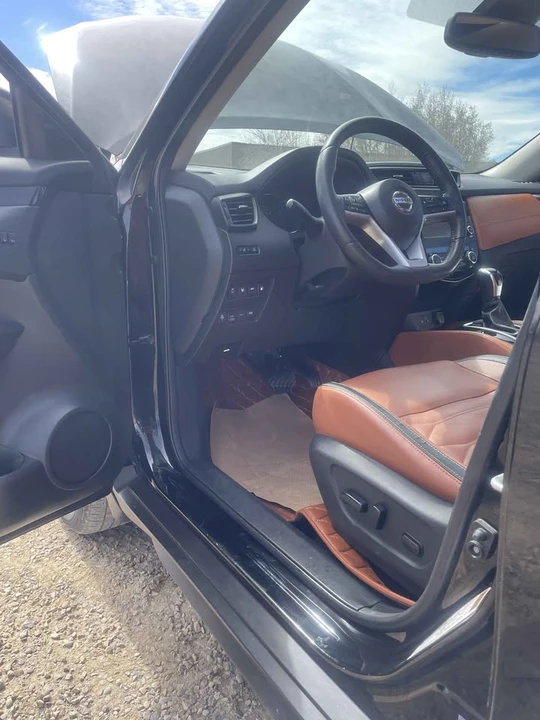 2019 Nissan Rogue - Image 7 of 19