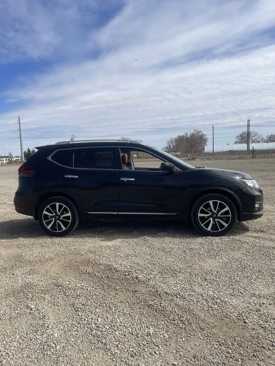2019 Nissan Rogue - Image 15 of 19