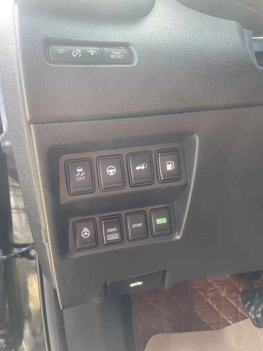 2019 Nissan Rogue - Image 11 of 19
