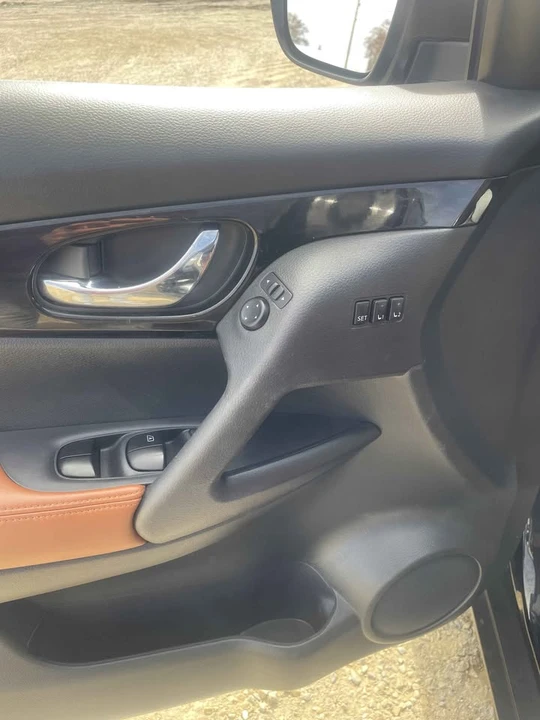 2019 Nissan Rogue - Image 13 of 19