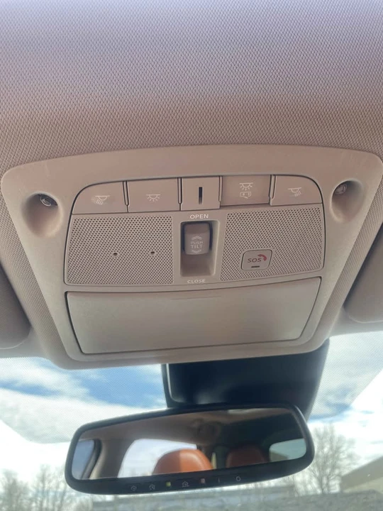 2019 Nissan Rogue - Image 12 of 19