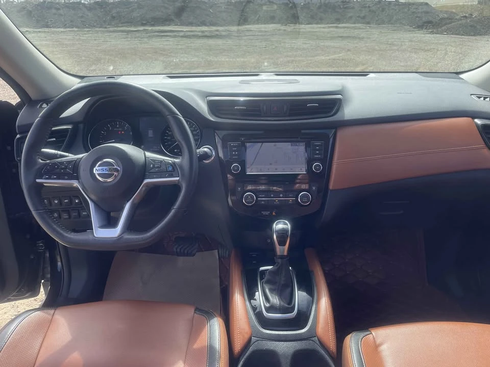 2019 Nissan Rogue - Image 14 of 19