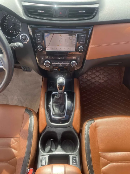 2019 Nissan Rogue - Image 8 of 19