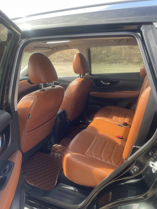 2019 Nissan Rogue - Image 10 of 19