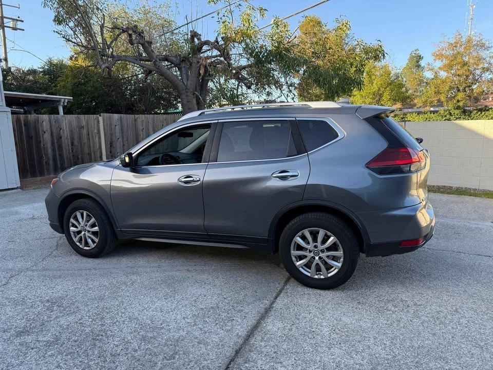2019 Nissan Rogue - Image 4 of 6