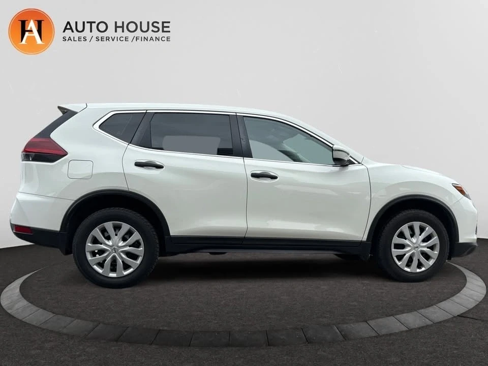 2019 Nissan Rogue - Image 6 of 14