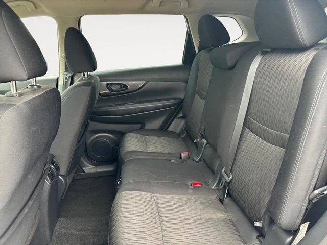 2019 Nissan Rogue - Image 9 of 14