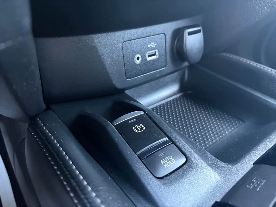 2019 Nissan Rogue - Image 18 of 20