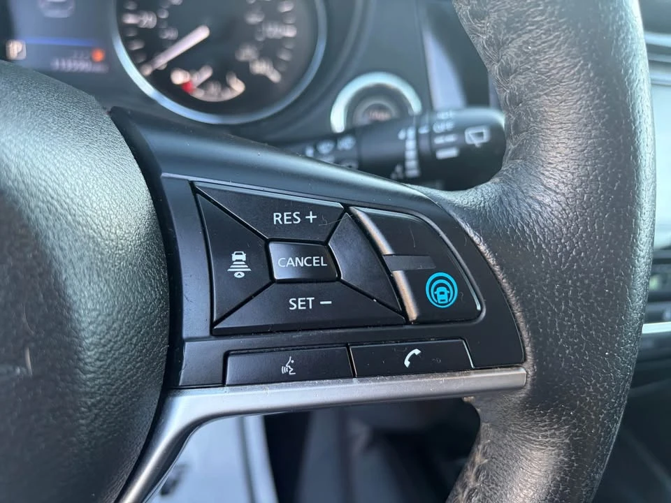 2019 Nissan Rogue - Image 15 of 20