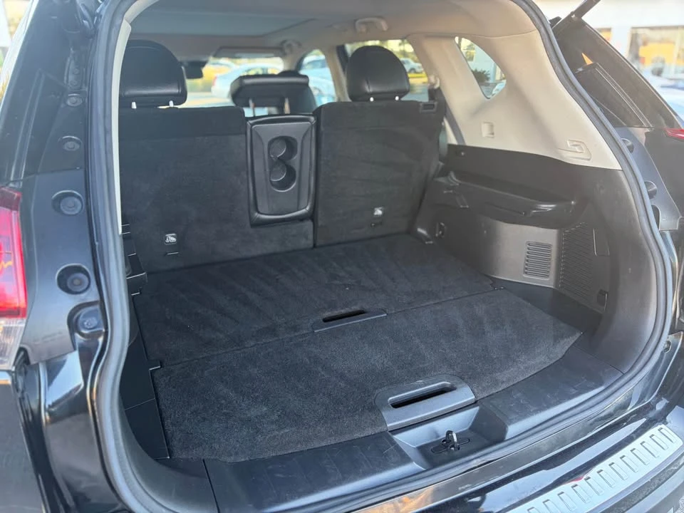 2019 Nissan Rogue - Image 10 of 20