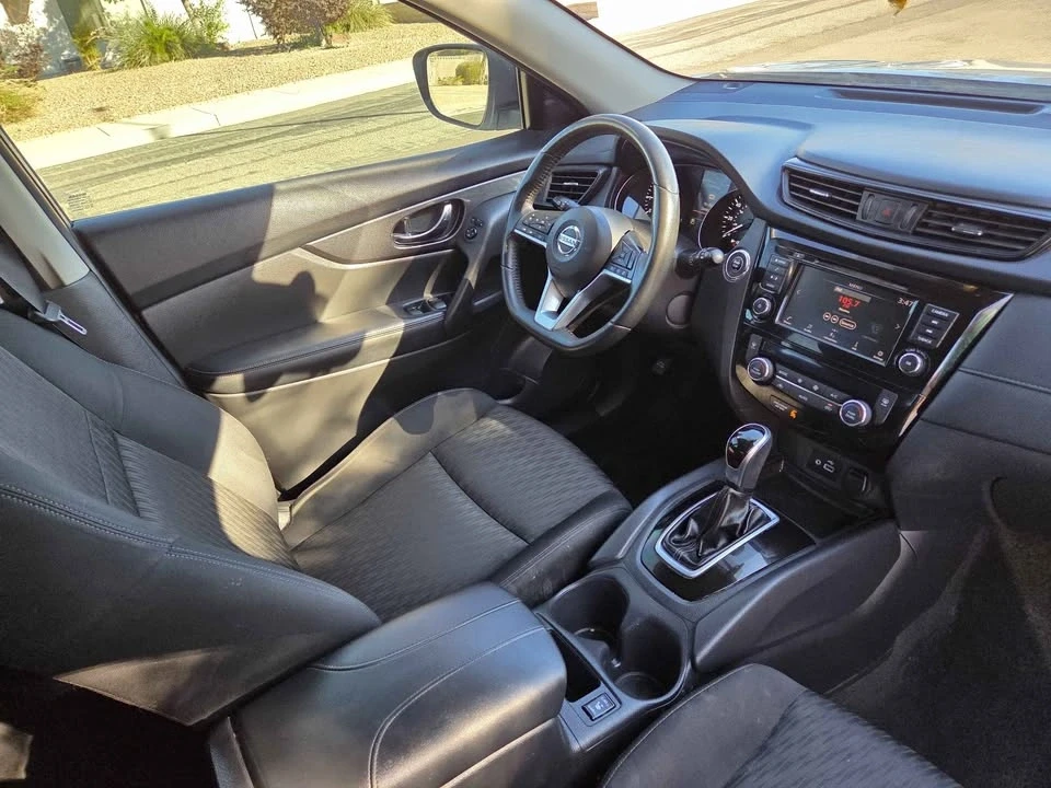 2019 Nissan Rogue - Image 11 of 13