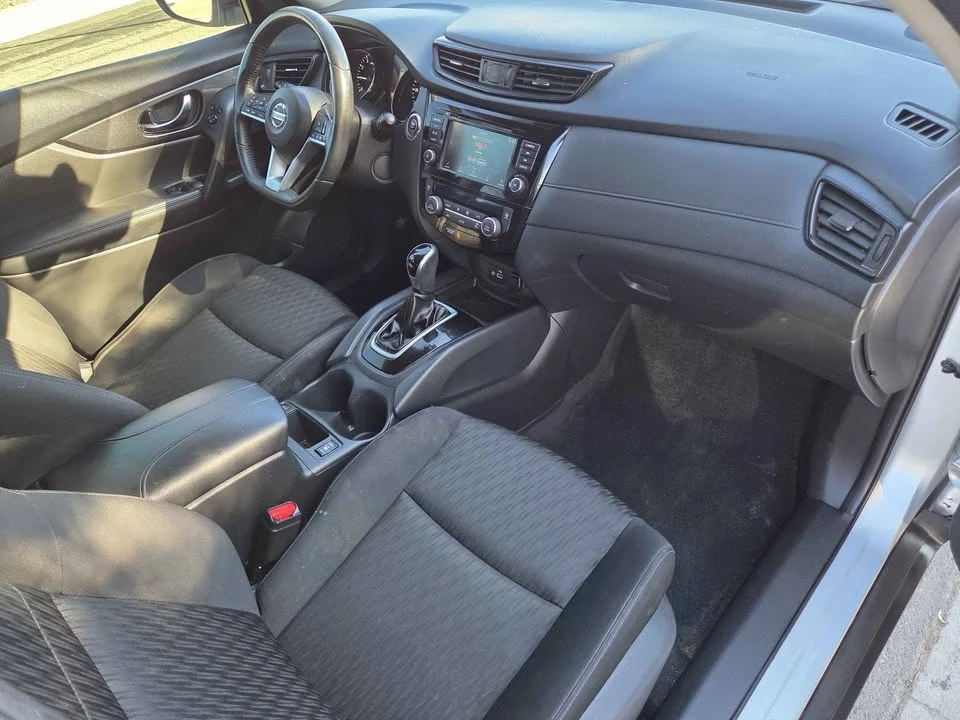 2019 Nissan Rogue - Image 10 of 13