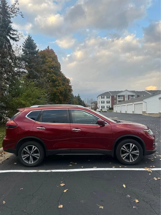 2019 Nissan Rogue - Image 6 of 16