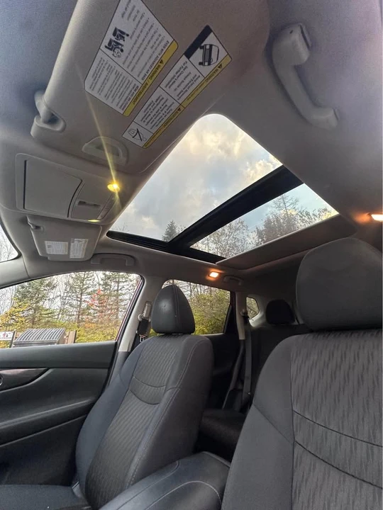 2019 Nissan Rogue - Image 12 of 13