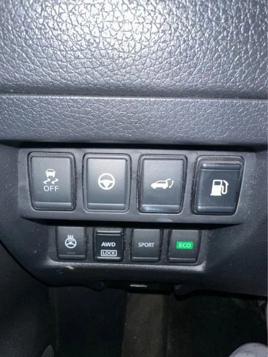 2019 Nissan Rogue - Image 14 of 16