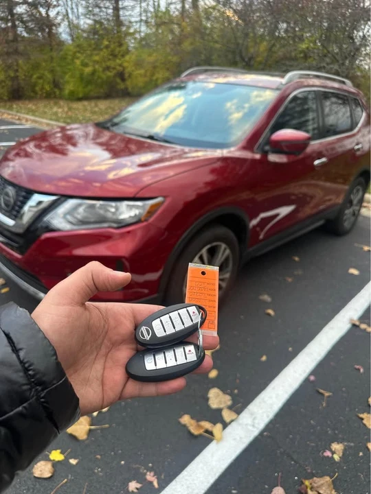 2019 Nissan Rogue - Image 8 of 13