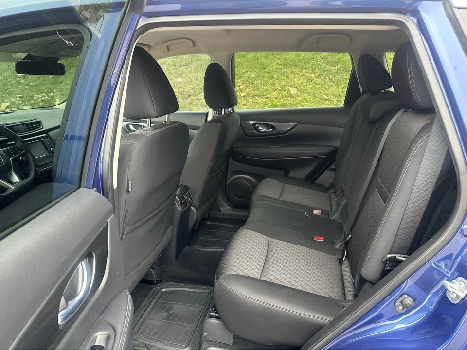 2019 Nissan Rogue - Image 8 of 16