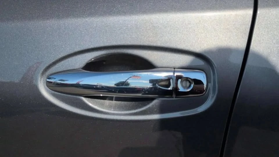 2019 Nissan Rogue - Image 15 of 19