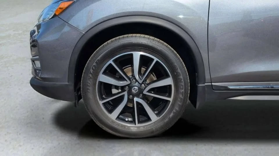 2019 Nissan Rogue - Image 14 of 19