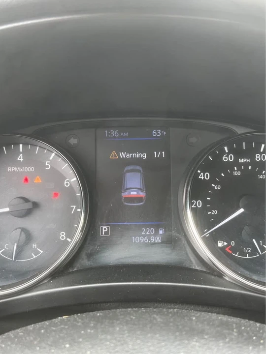 2019 Nissan Rogue - Image 11 of 13